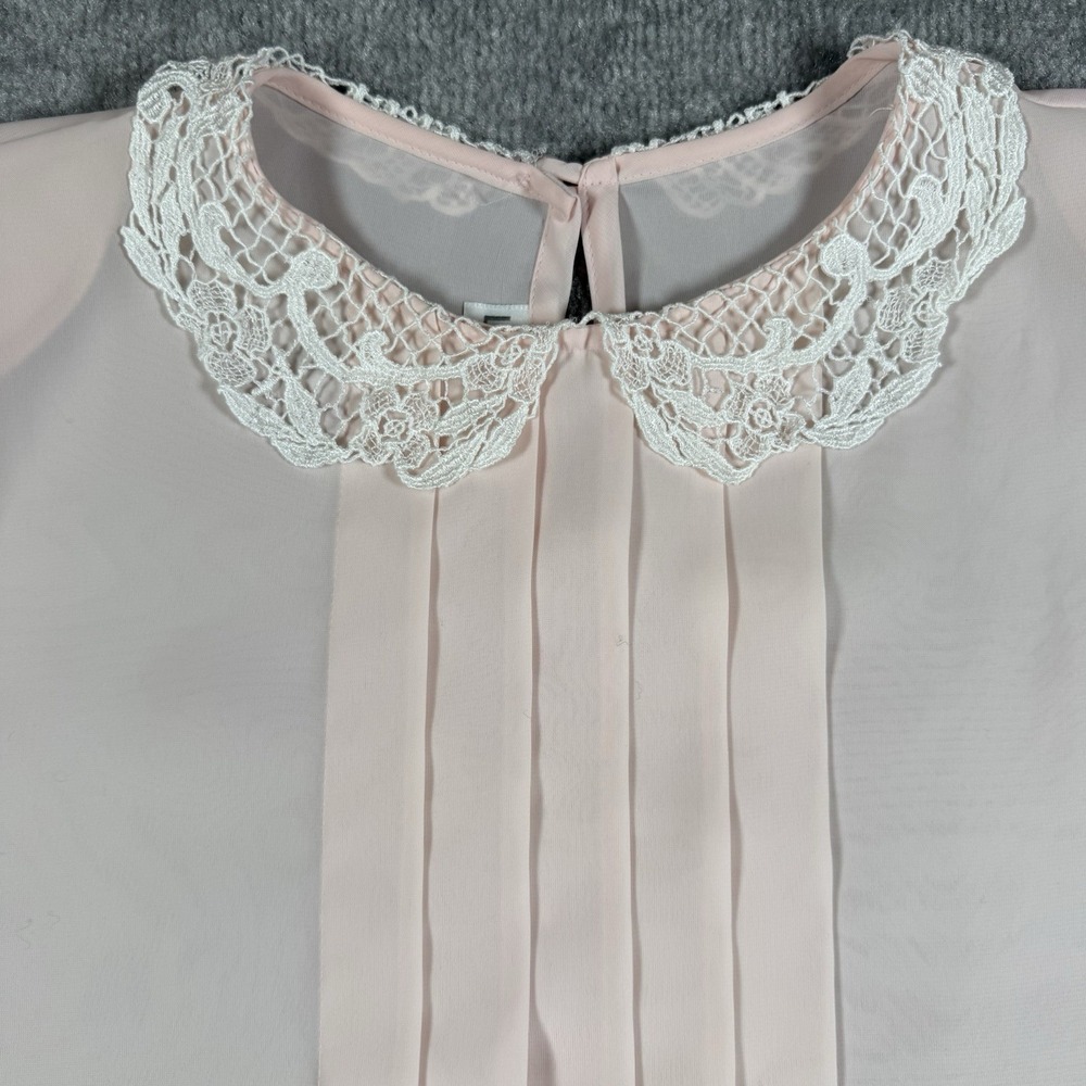 VTG Laura Mae Blouse Women's Medium? Pink‎ Sheer Short Sleeve Crochet Pleated